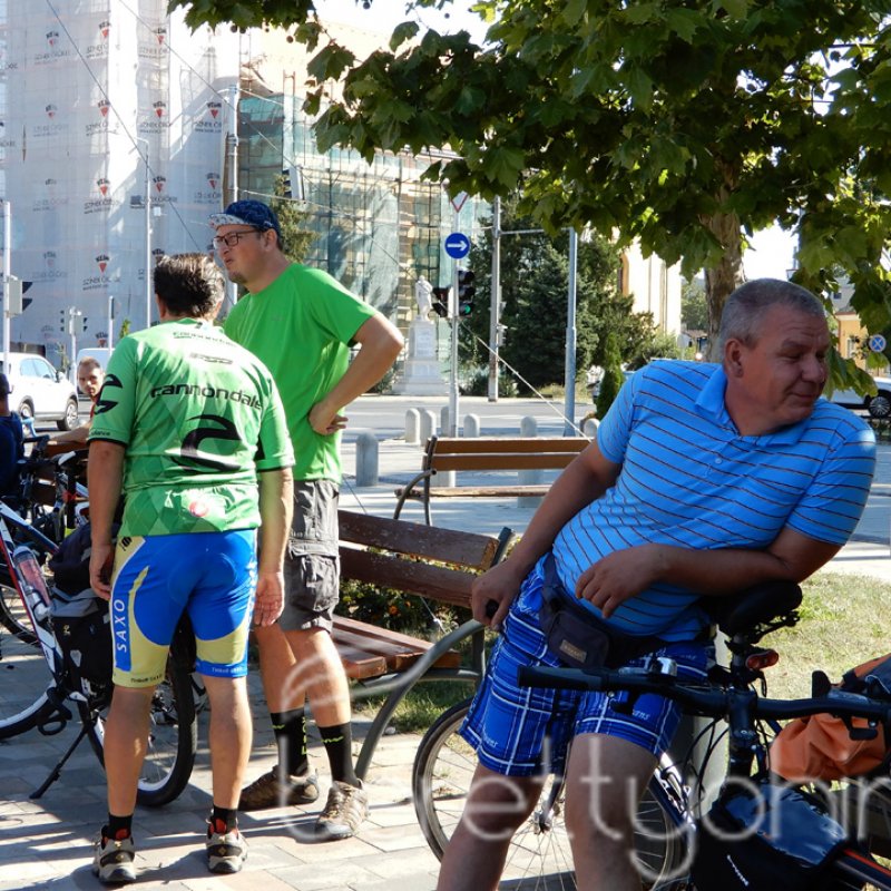 Kerékpártúra az autópályán 17